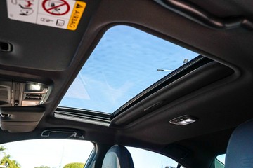 https://vehicle-cdn.autoleague.cloud/32225_81010583_22.jpg