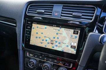 https://vehicle-cdn.autoleague.cloud/32225_81010610_19.jpg