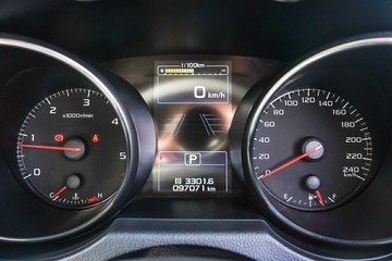 https://vehicle-cdn.autoleague.cloud/32225_81010618_14.jpg
