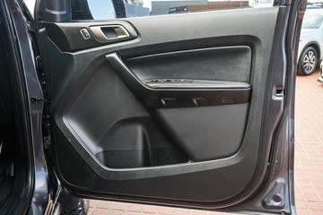 https://vehicle-cdn.autoleague.cloud/32225_81010622_11.jpg