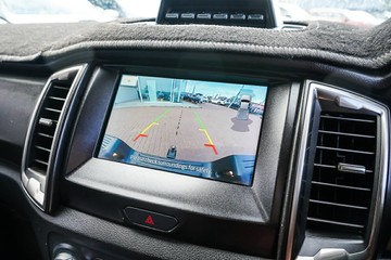 https://vehicle-cdn.autoleague.cloud/32225_81010622_18.jpg