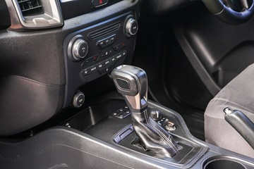 https://vehicle-cdn.autoleague.cloud/32225_81010622_22.jpg