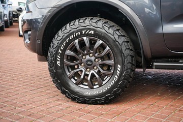 https://vehicle-cdn.autoleague.cloud/32225_81010622_5.jpg