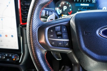 https://vehicle-cdn.autoleague.cloud/32225_81010628_17.jpg