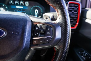 https://vehicle-cdn.autoleague.cloud/32225_81010628_18.jpg