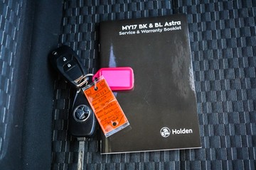 https://vehicle-cdn.autoleague.cloud/32225_81010630_19.jpg
