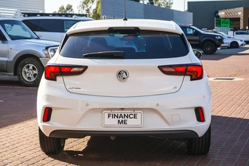 https://vehicle-cdn.autoleague.cloud/32225_81010630_6.jpg