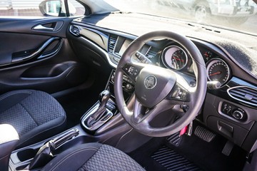 https://vehicle-cdn.autoleague.cloud/32225_81010630_9.jpg