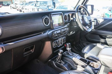 https://vehicle-cdn.autoleague.cloud/32225_81010632_19.jpg
