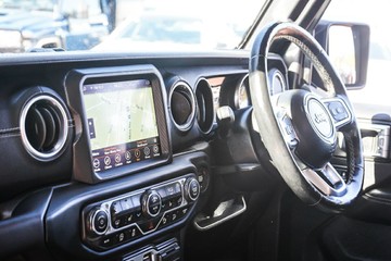 https://vehicle-cdn.autoleague.cloud/32225_81010632_20.jpg