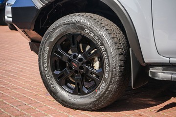 https://vehicle-cdn.autoleague.cloud/32225_81010633_5.jpg