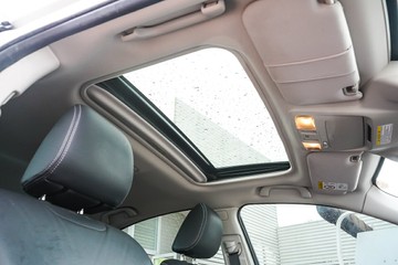 https://vehicle-cdn.autoleague.cloud/32225_81010634_18.jpg