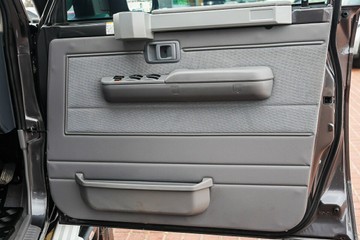 https://vehicle-cdn.autoleague.cloud/32225_81010636_14.jpg