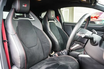 https://vehicle-cdn.autoleague.cloud/32225_81010637_14.jpg