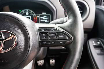 https://vehicle-cdn.autoleague.cloud/32225_81010637_17.jpg