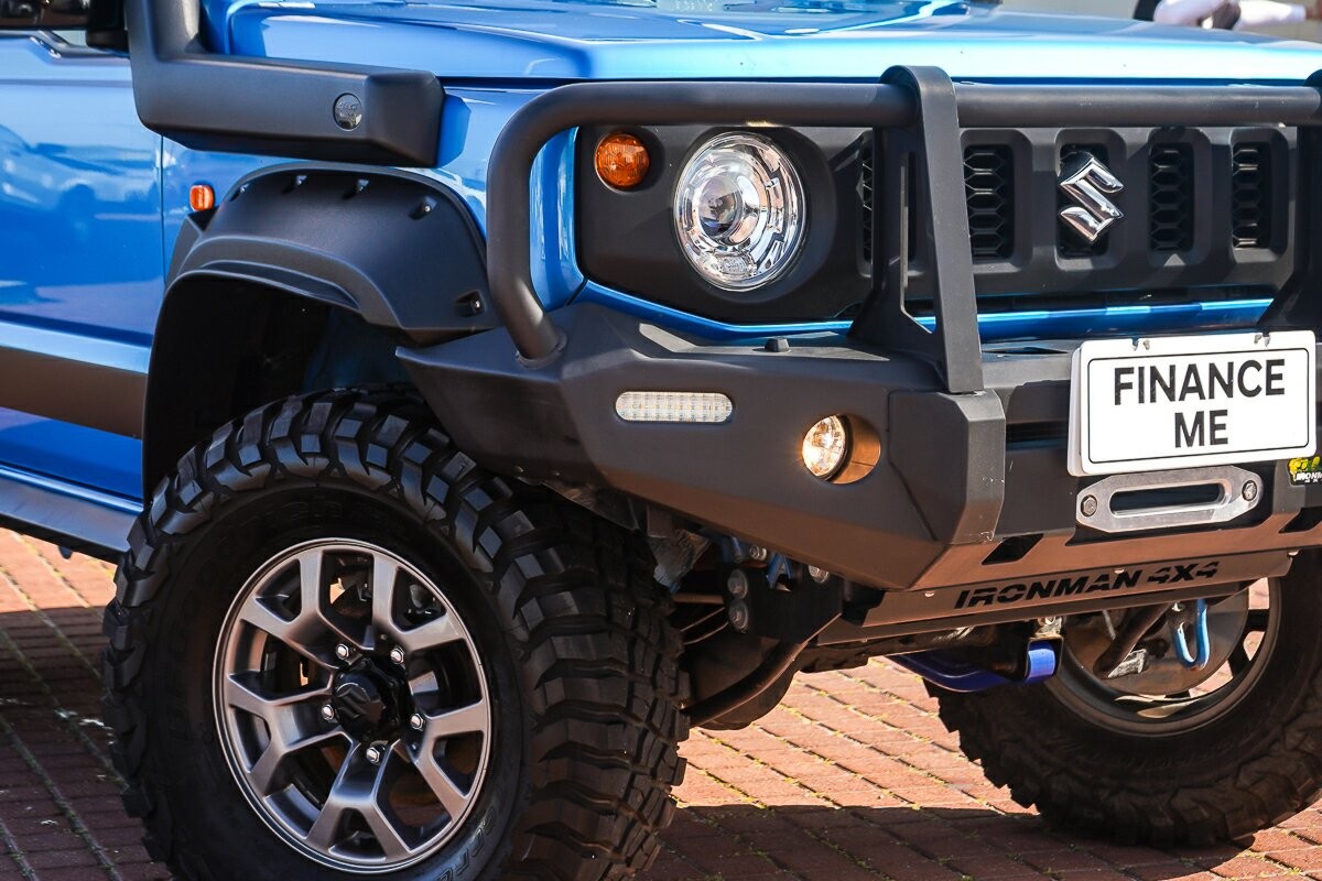Suzuki Jimny image 2