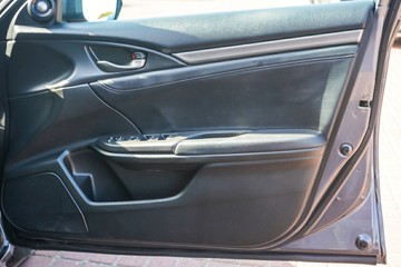 https://vehicle-cdn.autoleague.cloud/32225_81010646_11.jpg