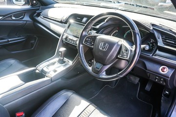https://vehicle-cdn.autoleague.cloud/32225_81010646_12.jpg