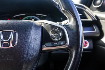 https://vehicle-cdn.autoleague.cloud/32225_81010646_16.jpg