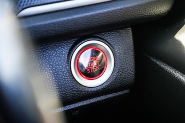 https://vehicle-cdn.autoleague.cloud/32225_81010646_17.jpg