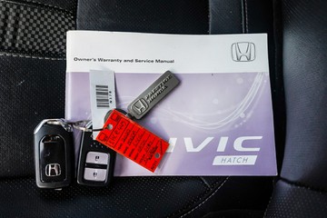 https://vehicle-cdn.autoleague.cloud/32225_81010646_23.jpg
