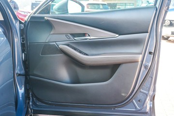 https://vehicle-cdn.autoleague.cloud/32225_81010660_12.jpg