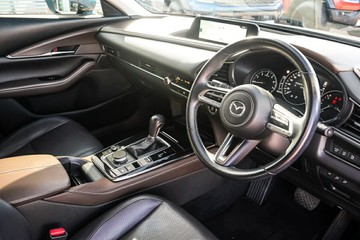 https://vehicle-cdn.autoleague.cloud/32225_81010660_13.jpg