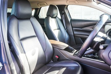 https://vehicle-cdn.autoleague.cloud/32225_81010660_14.jpg