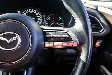 https://vehicle-cdn.autoleague.cloud/32225_81010660_17.jpg