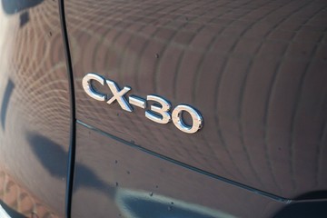 https://vehicle-cdn.autoleague.cloud/32225_81010660_9.jpg