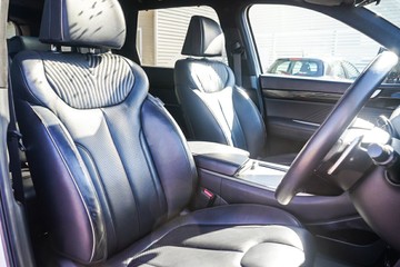 https://vehicle-cdn.autoleague.cloud/32225_81010685_15.jpg