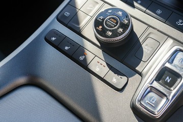 https://vehicle-cdn.autoleague.cloud/32225_81010685_22.jpg