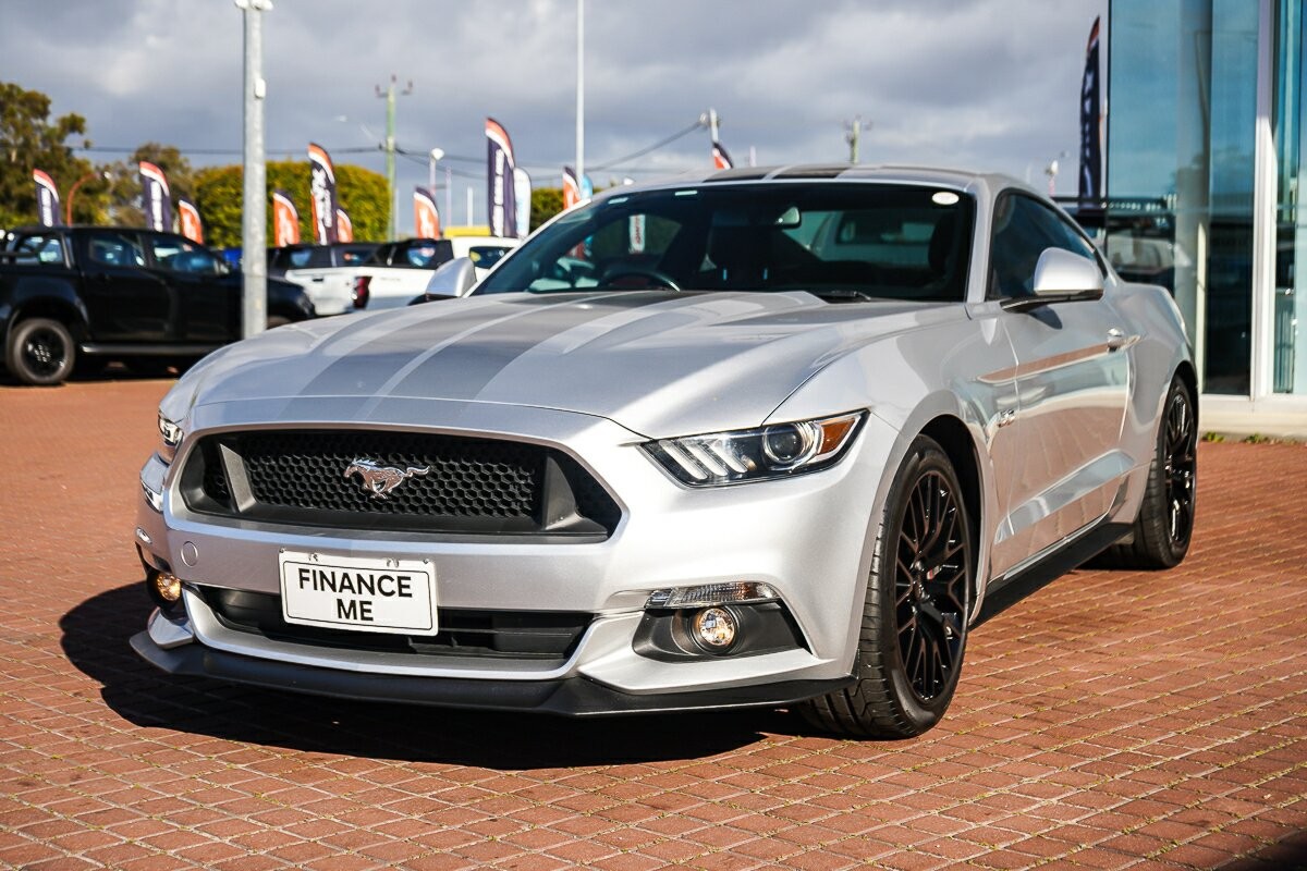 Ford Mustang image 4