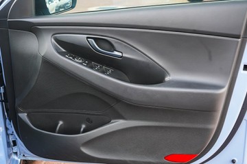 https://vehicle-cdn.autoleague.cloud/32225_81010689_11.jpg