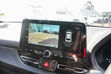 https://vehicle-cdn.autoleague.cloud/32225_81010689_20.jpg