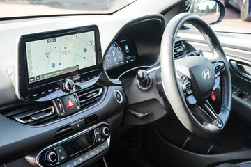 https://vehicle-cdn.autoleague.cloud/32225_81010689_22.jpg