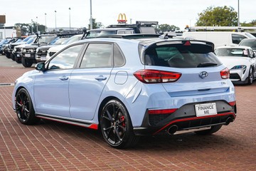 https://vehicle-cdn.autoleague.cloud/32225_81010689_6.jpg