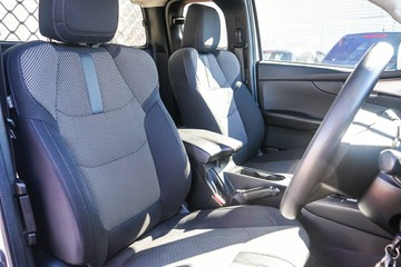 https://vehicle-cdn.autoleague.cloud/32225_81010690_12.jpg
