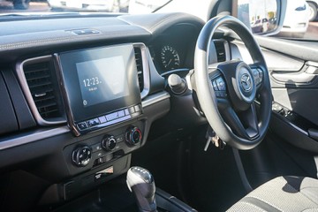 https://vehicle-cdn.autoleague.cloud/32225_81010690_19.jpg