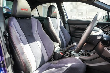 https://vehicle-cdn.autoleague.cloud/32225_81010697_13.jpg
