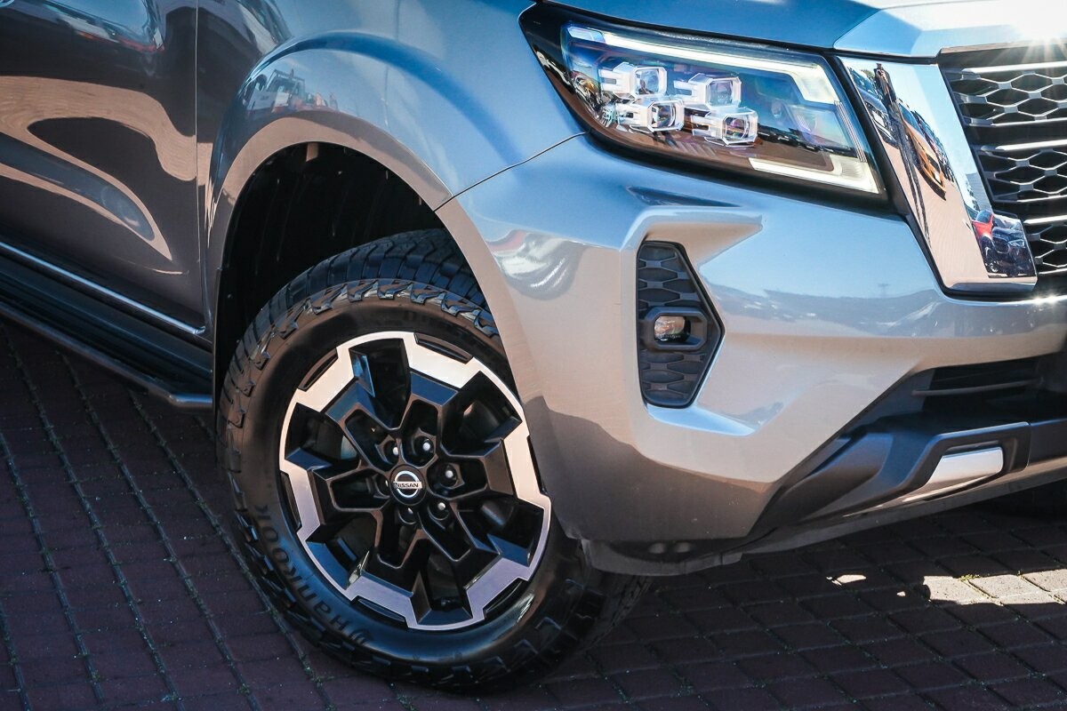 Nissan Navara image 2