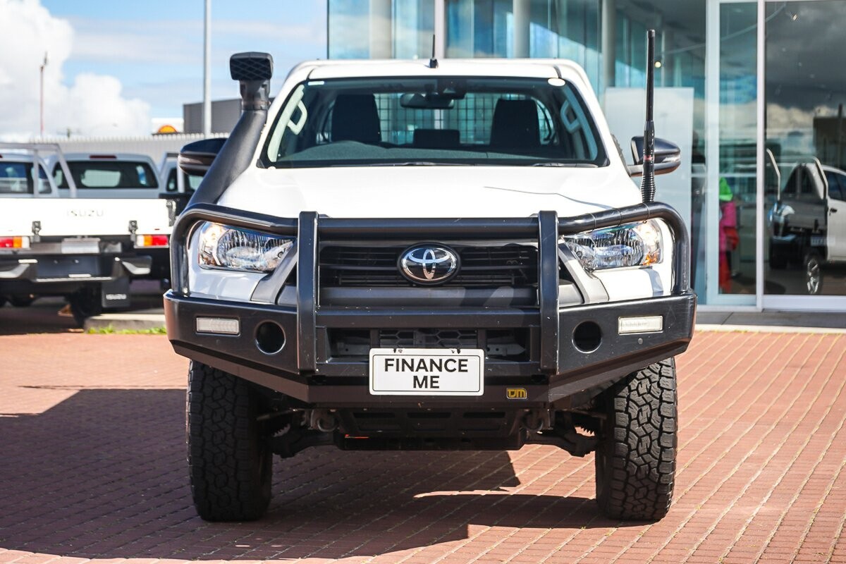 Toyota Hilux image 3