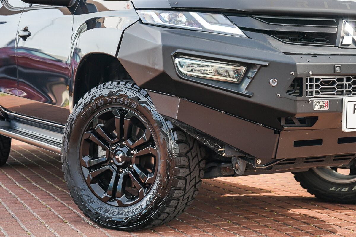 Mitsubishi Triton image 2