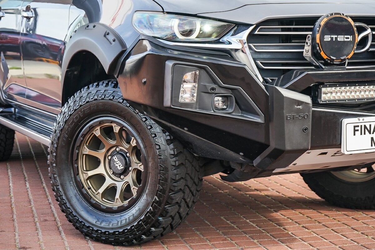 Mazda Bt-50 image 2