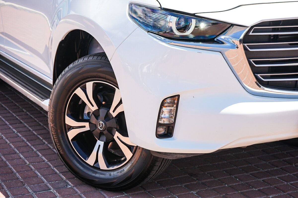 Mazda Bt-50 image 2