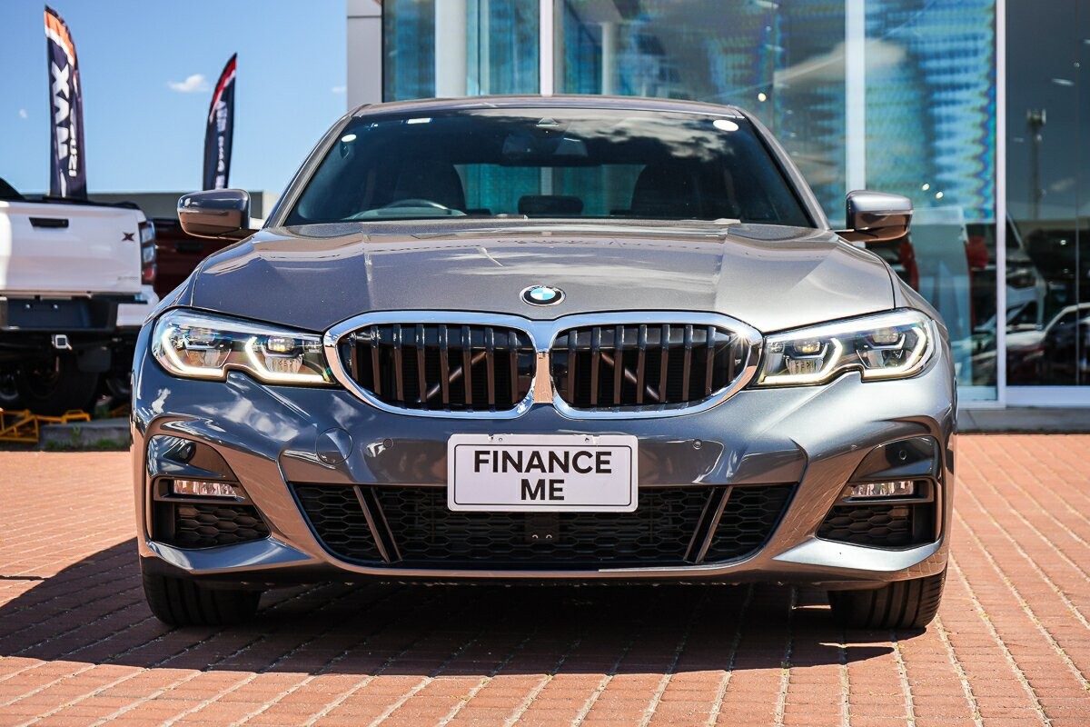 BMW 3 Series image 3