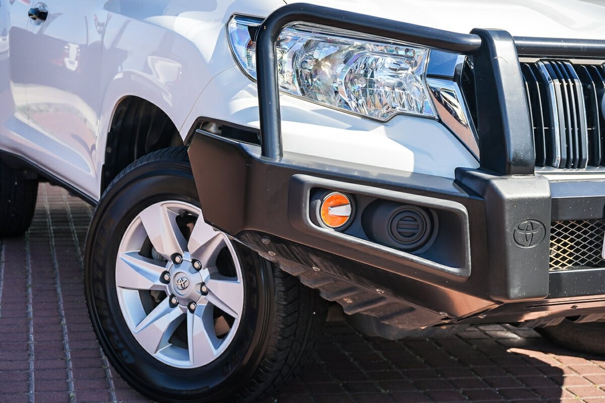 Toyota Landcruiser Prado image 2