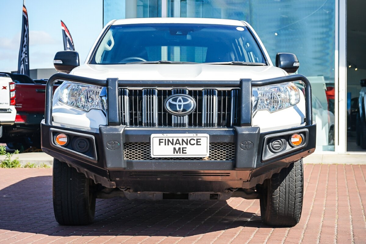Toyota Landcruiser Prado image 3