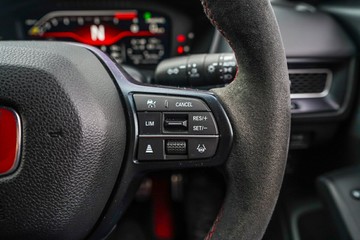https://vehicle-cdn.autoleague.cloud/32225_81010973_15.jpg