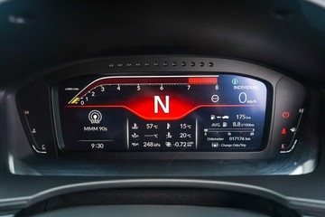 https://vehicle-cdn.autoleague.cloud/32225_81010973_16.jpg